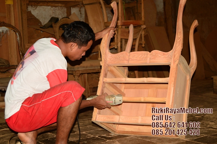 Proses Produksi Furniture Jepara Rizki Raya Mebel