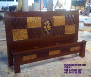 Tempat Tidur Jati Minimalis Mawar