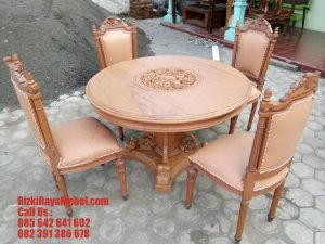 Meja Makan Ukiran Model Klasik Cantik