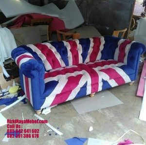 Model Kursi Sofa Mirip Lambang Bendera